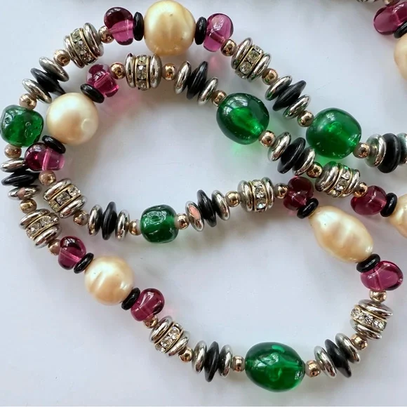 Vintage Chanel Gripoix Red Green Glass Bead Faux Pearl & Rhinestone Necklace - Picture 12 of 16